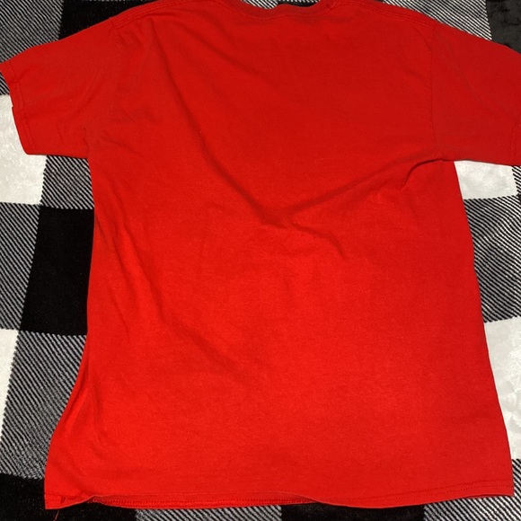 Brand cash only size medium colors red and white - Picture 2 of 2